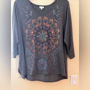 Gray print shirt from Avenue 22/24